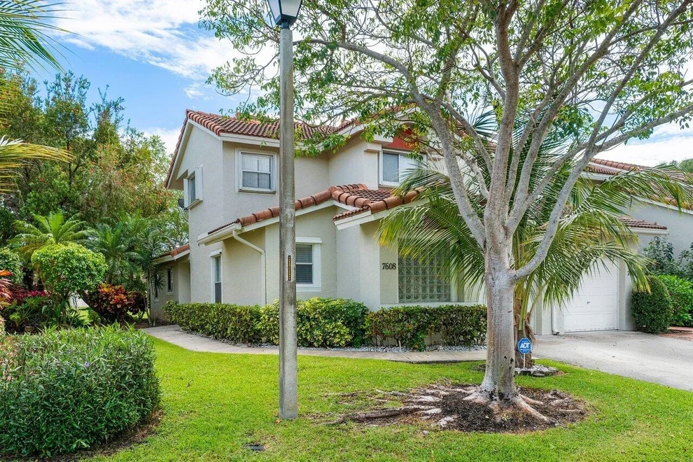Unit for sale at 7608 Pinewalk S, Margate, FL 33063
