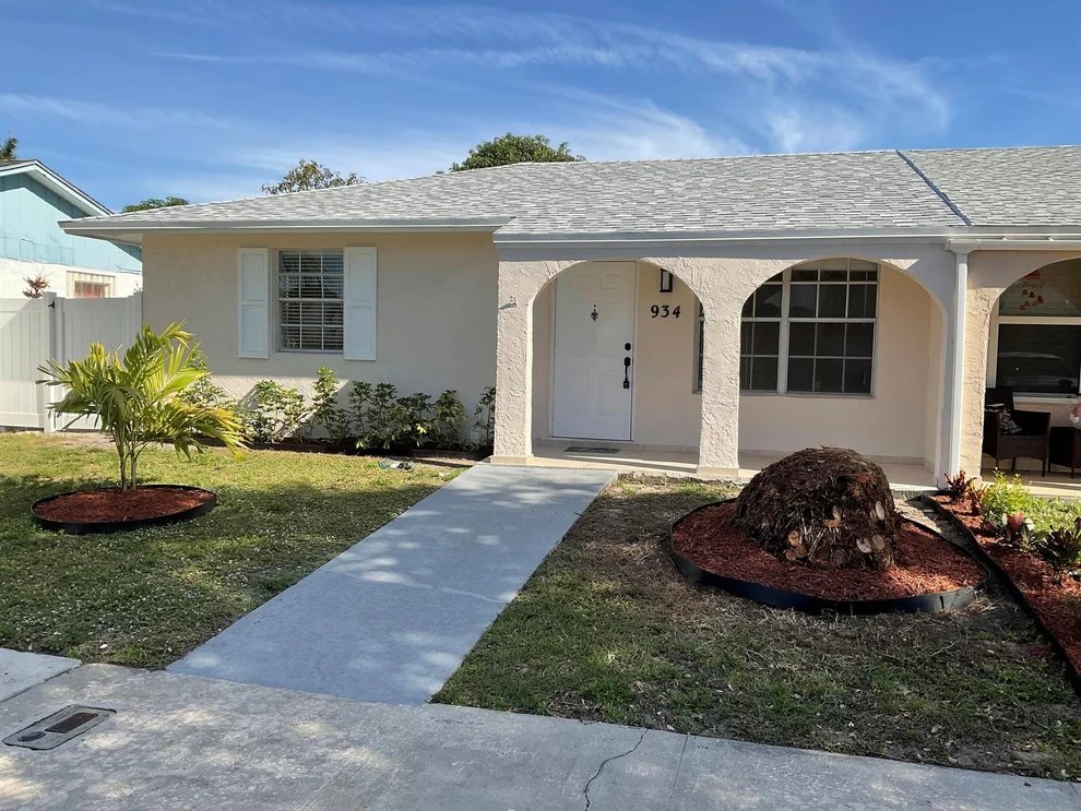Unit for sale at 934 Sumter Road E, West Palm Beach, FL 33415