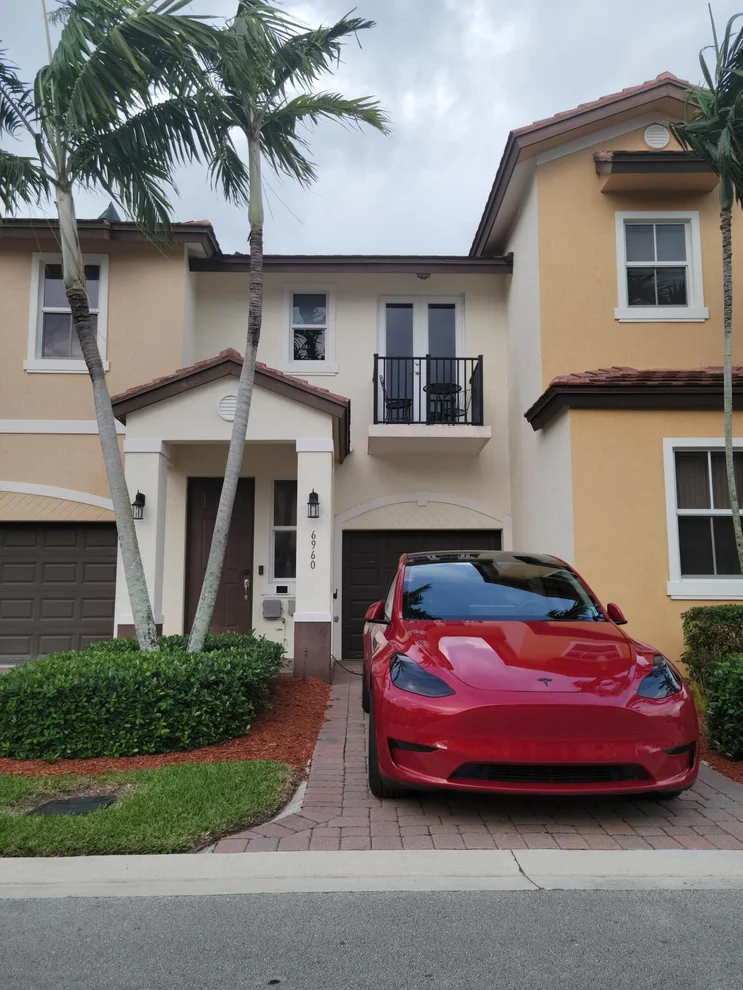 Unit for sale at 6960 Long Pine Circle, Coconut Creek, FL 33073