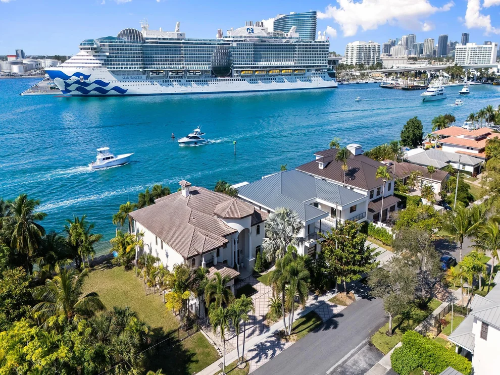 Unit for sale at 1965 SE 21st Avenue, Fort Lauderdale, FL 33316