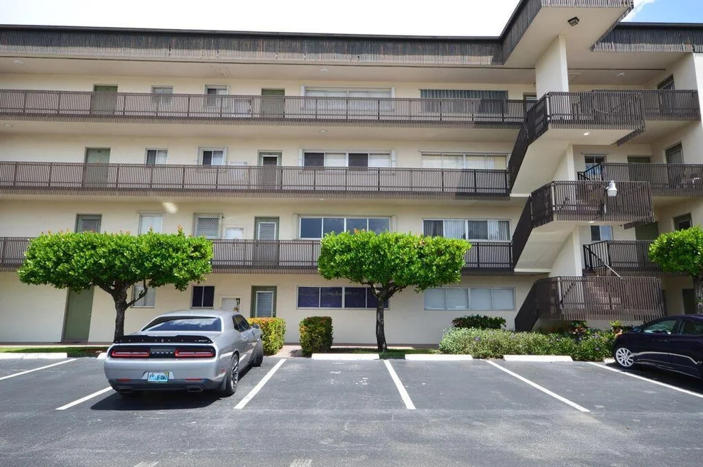 Unit for sale at 300 S Waterway Drive, Lantana, FL 33462