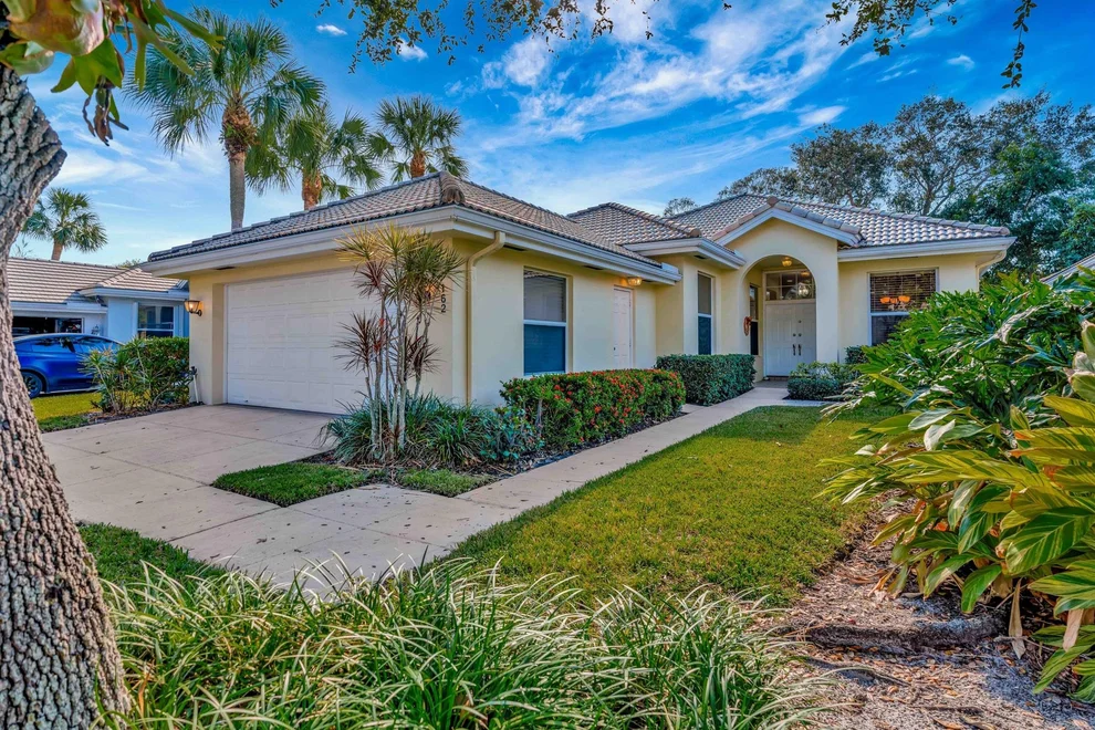 Unit for sale at 162 Hampton Circle, Jupiter, FL 33458