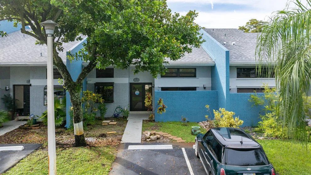 Unit for sale at 2840 S OAKLAND FOREST Drive, Oakland Park, FL 33309