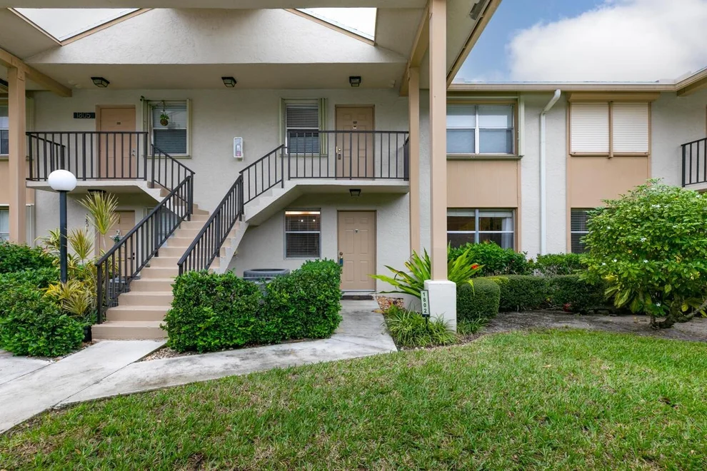 Unit for sale at 3105 SE Aster Lane, Stuart, FL 34994