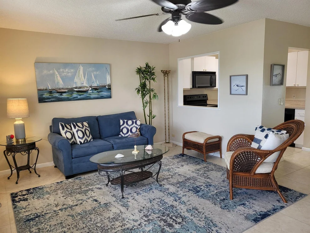 Unit for sale at 86 Chatham D, West Palm Beach, FL 33417