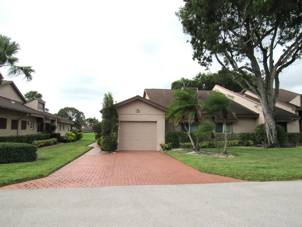 Unit for sale at 4729 Fountains Drive S, Lake Worth, FL 33467