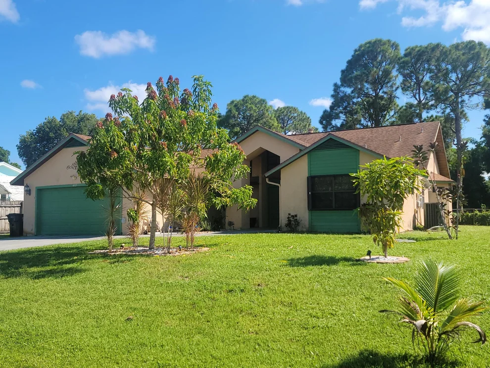 Unit for sale at 632 SE Portage Avenue, Port St Lucie, FL 34984