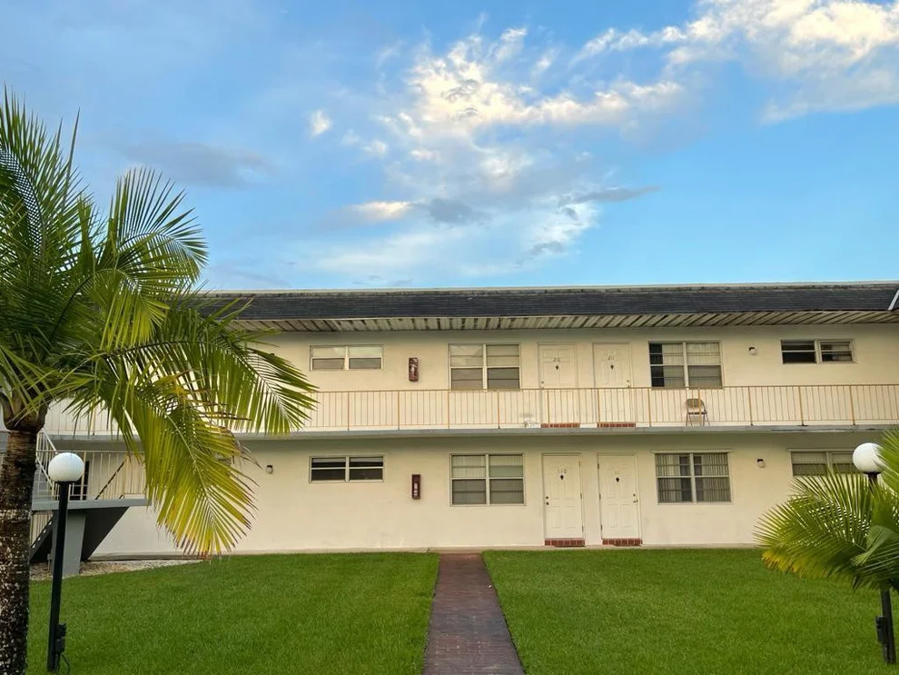 Unit for sale at 6191 SW 37th Street, Davie, FL 33314