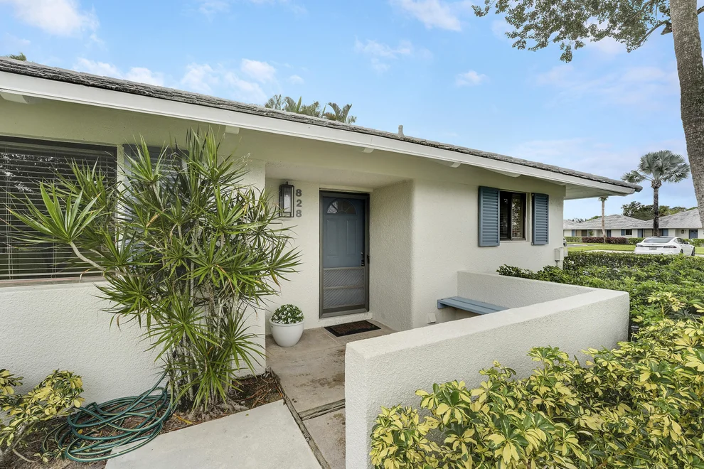 Unit for sale at 828 Club Drive, Palm Beach Gardens, FL 33418
