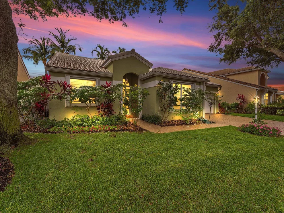 Unit for sale at 1097 Roble Way, Palm Beach Gardens, FL 33410