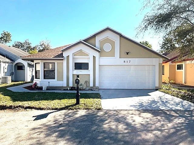 Unit for sale at 817 E Palm Run Drive, North Lauderdale, FL 33068