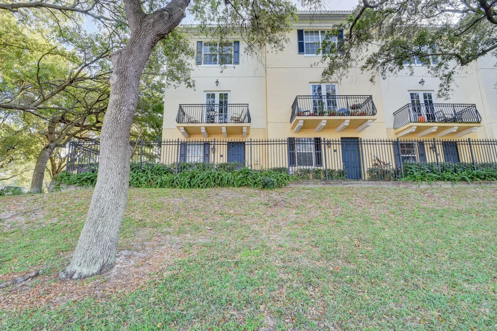 Unit for sale at 2502 N Dixie Highway, Lake Worth Beach, FL 33460