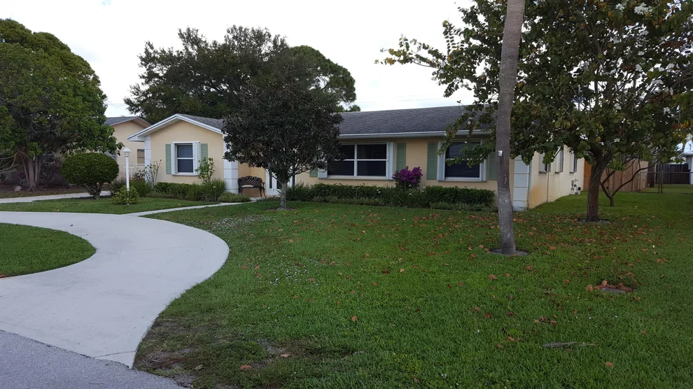 Unit for sale at 3813 Daphne Avenue, Palm Beach Gardens, FL 33410