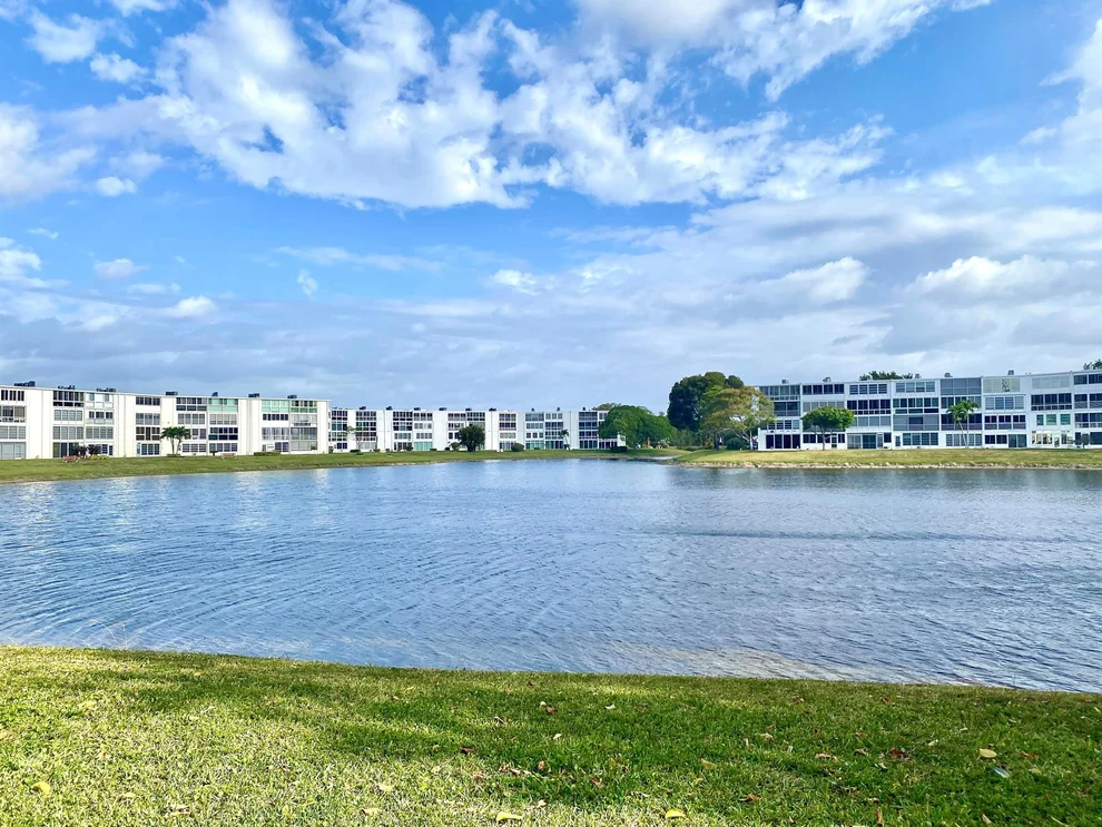 Unit for sale at 1065 Harwood E E, Deerfield Beach, FL 33442