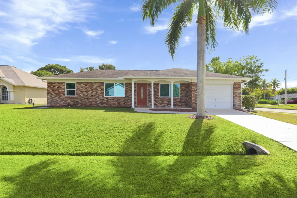 Unit for sale at 302 SE Lancaster Avenue, Port St Lucie, FL 34984