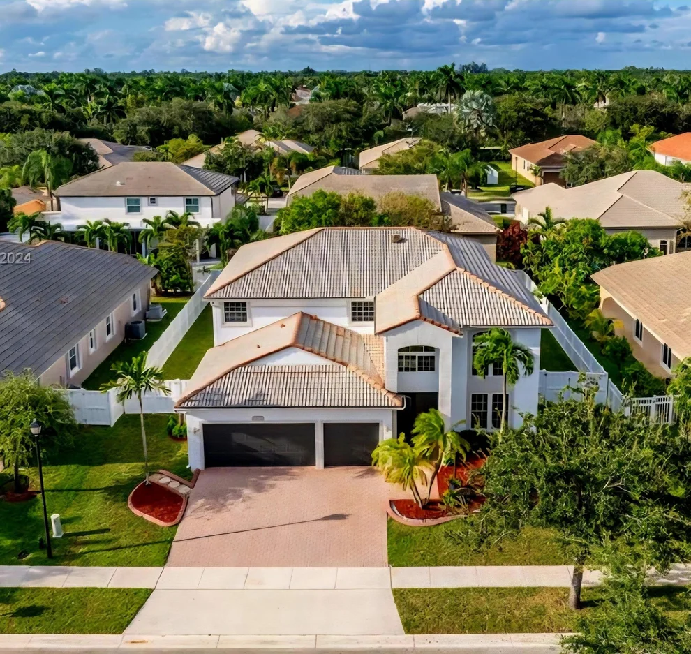 Unit for sale at 13823 NW 15th Street NW, Pembroke Pines, FL 33028