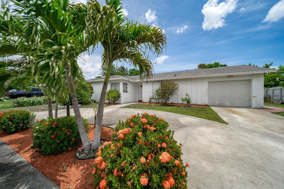 Unit for sale at 10151 Windtree Lane N, Boca Raton, FL 33428