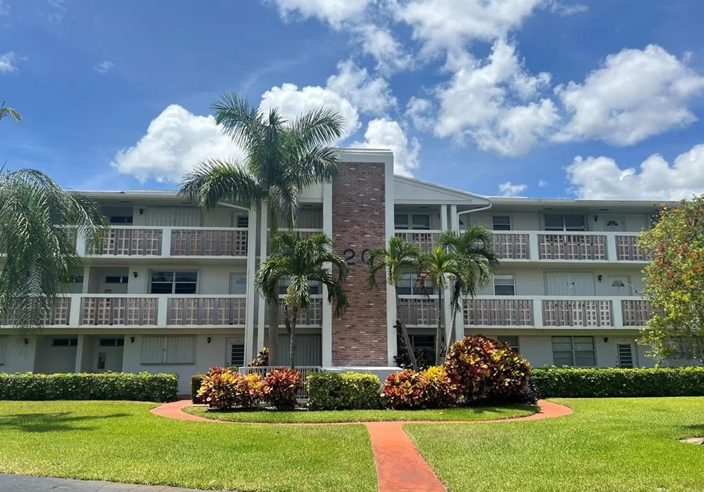 Unit for sale at 20 SE 13th Street, Boca Raton, FL 33432