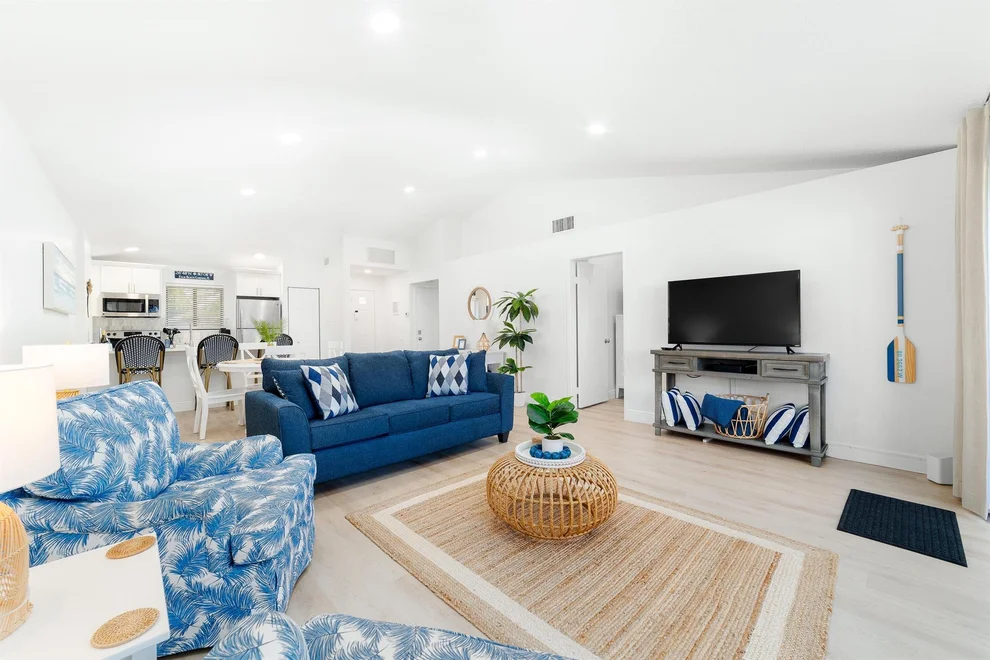 Unit for sale at 615 Club Drive, Palm Beach Gardens, FL 33418