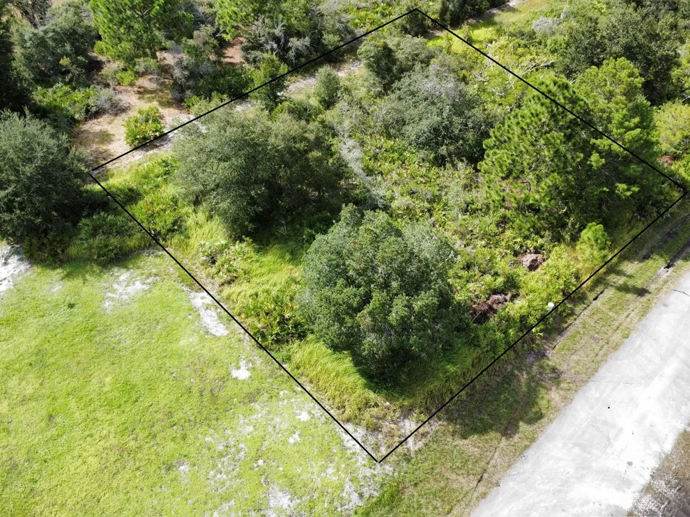 Unit for sale at 5525 Virtudes Street, Sebring, FL 33872