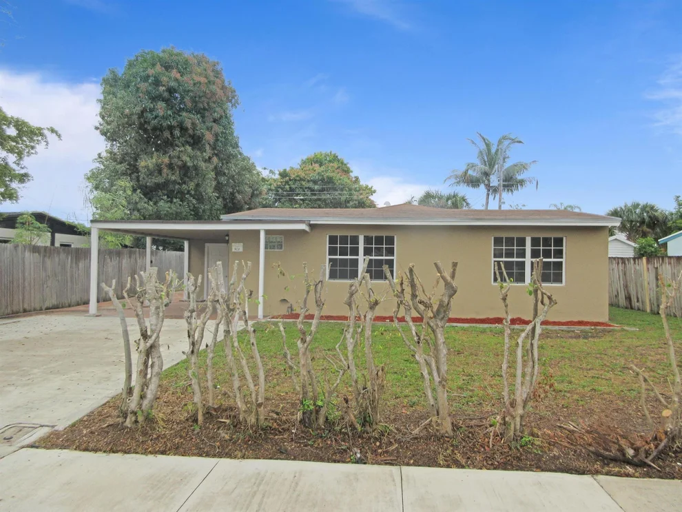 Unit for sale at 901 SW 11th Avenue, Delray Beach, FL 33444