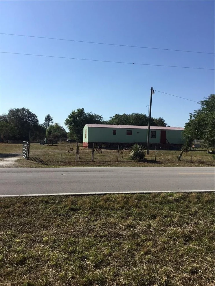 Unit for sale at 670 N Hacienda, Clewiston, FL 33440
