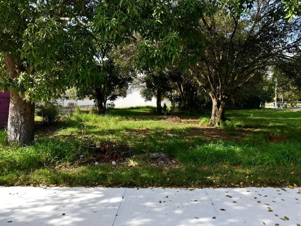 Unit for sale at 515 N 8th N Street, Fort Pierce, FL 34950