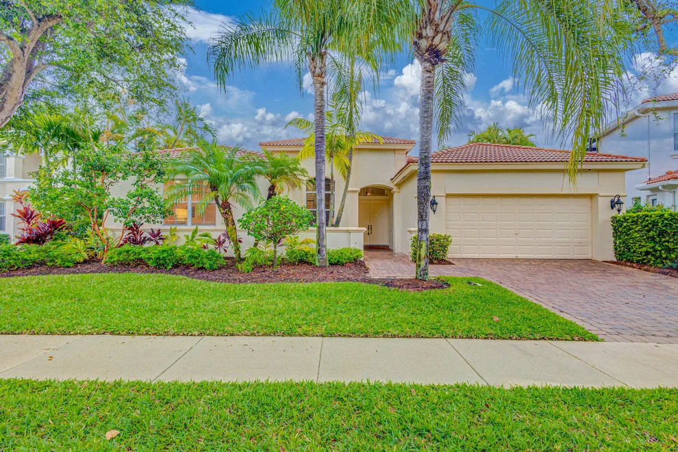 Unit for sale at 104 Villa Nueva Place, Palm Beach Gardens, FL 33418