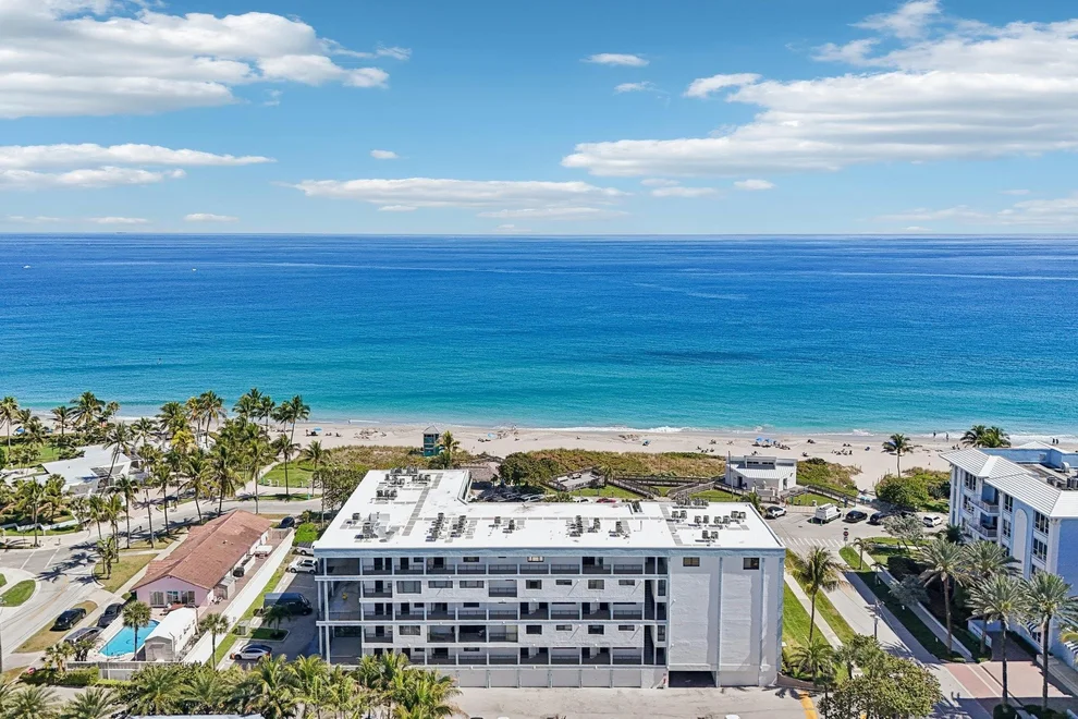 Unit for sale at 665 SE 21st Avenue, Deerfield Beach, FL 33441