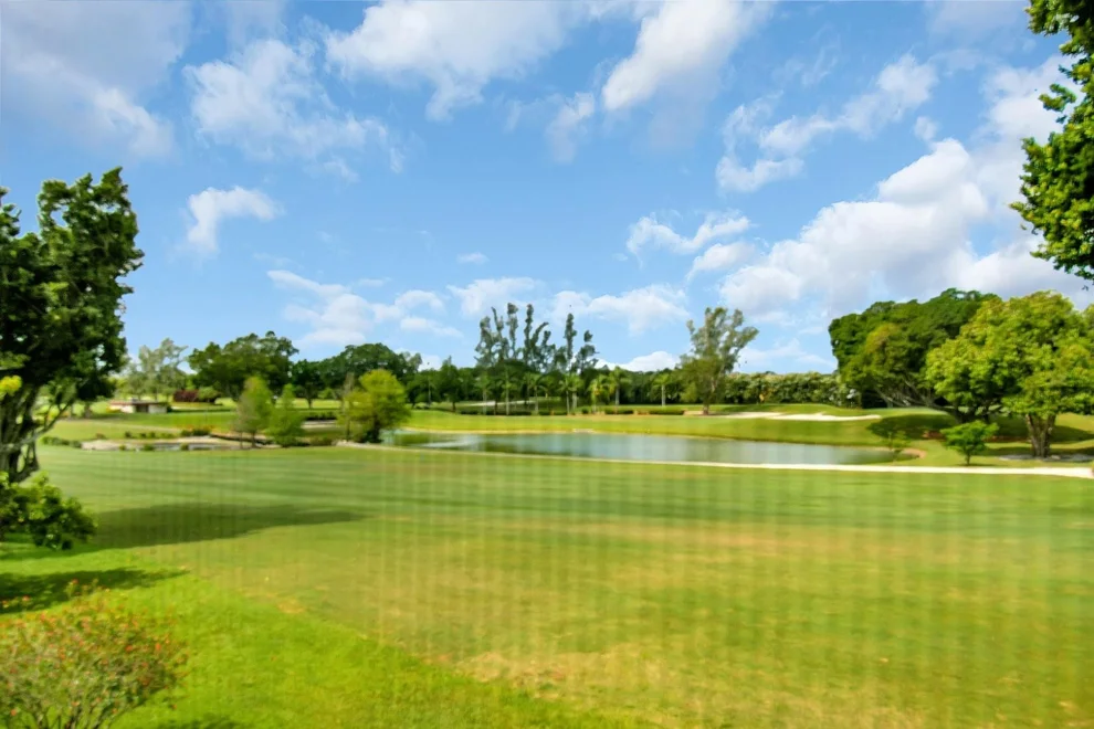 Unit for sale at 9811 N Hollybrook Lake Drive, Pembroke Pines, FL 33025