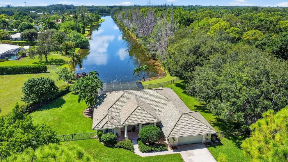 Unit for sale at 5551 Lago Del Sol Drive, Lake Worth, FL 33449
