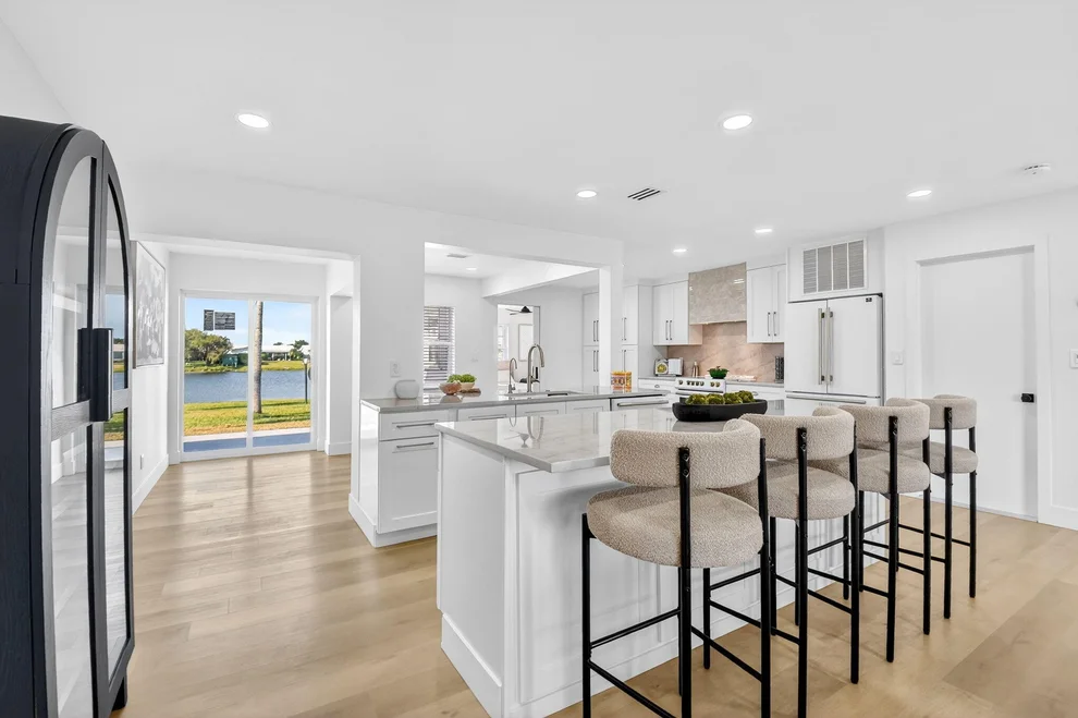 Unit for sale at 2001 SW Roma Way SW, Boynton Beach, FL 33426