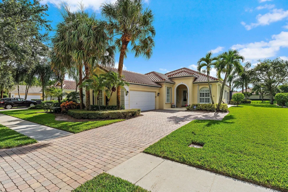 Unit for sale at 108 Euphrates Circle, Palm Beach Gardens, FL 33410