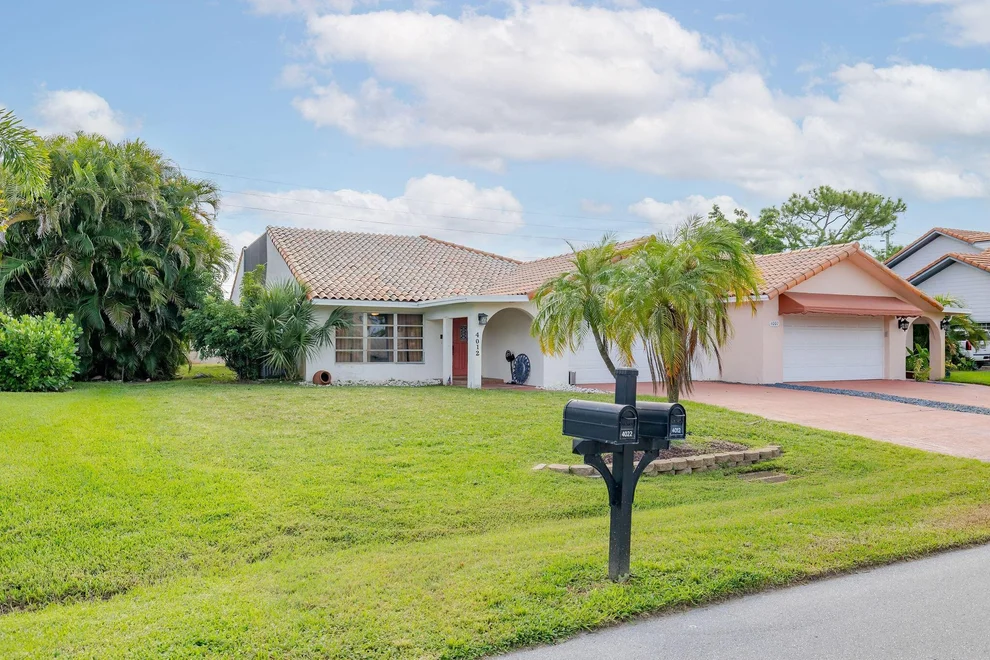 Unit for sale at 4012 SE Fairway West, Stuart, FL 34997