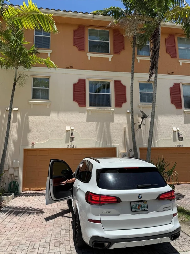 Unit for sale at 3924 Laurel Lane, Coconut Creek, FL 33073