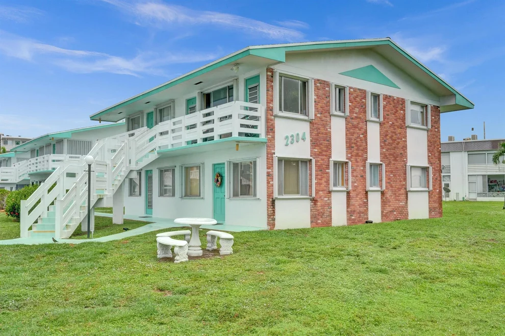 Unit for sale at 2304 Lake Osborne Drive, Lake Worth Beach, FL 33461