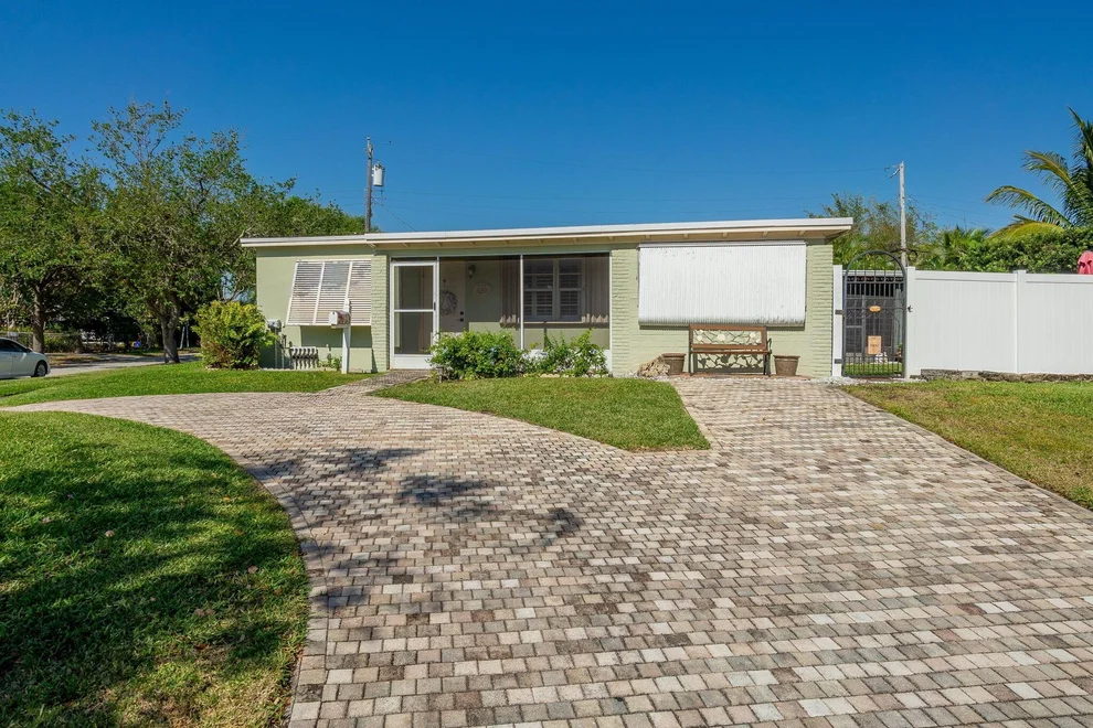 Unit for sale at 6515 Garden Avenue, West Palm Beach, FL 33405