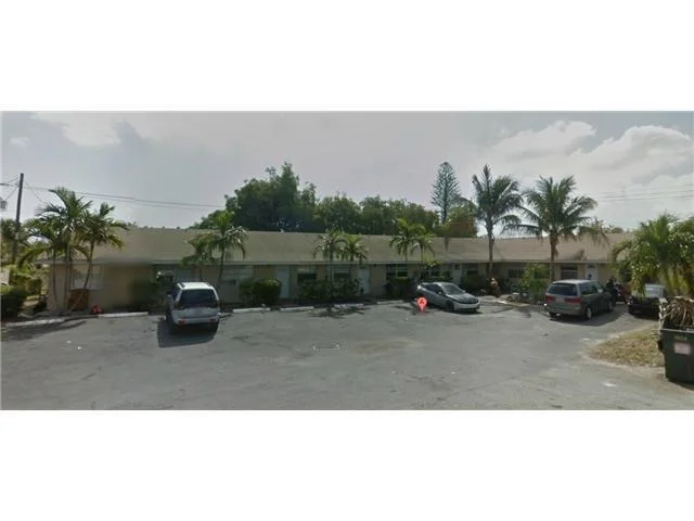 Unit for sale at 98 NE 36th Court, Oakland Park, FL 33334