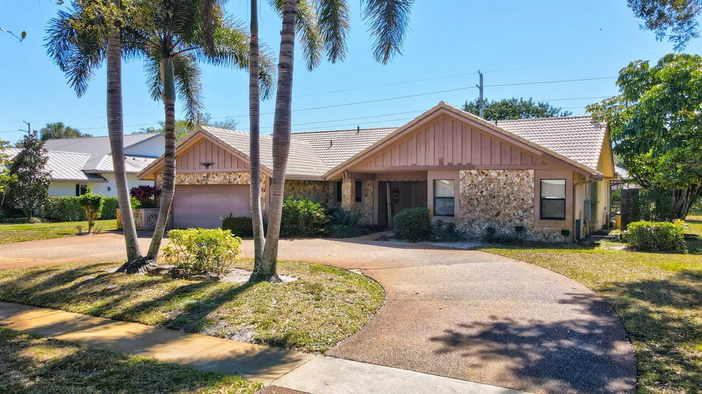 Unit for sale at 2910 Banyan Boulevard Circle NW, Boca Raton, FL 33431