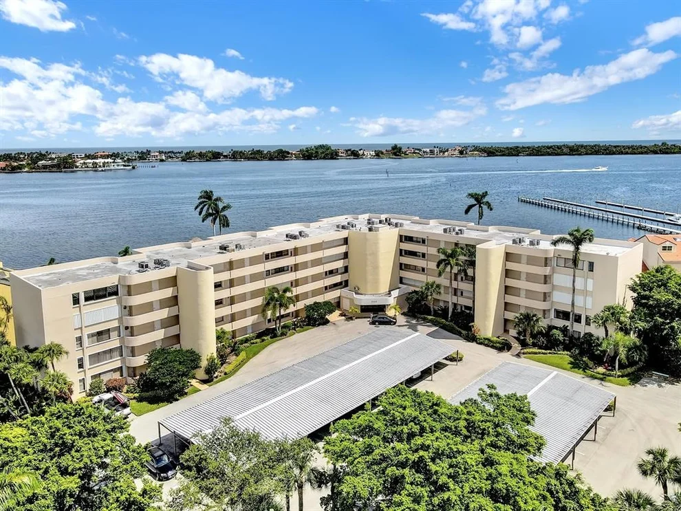 Unit for sale at 8200 Lakeshore Drive, Hypoluxo, FL 33462