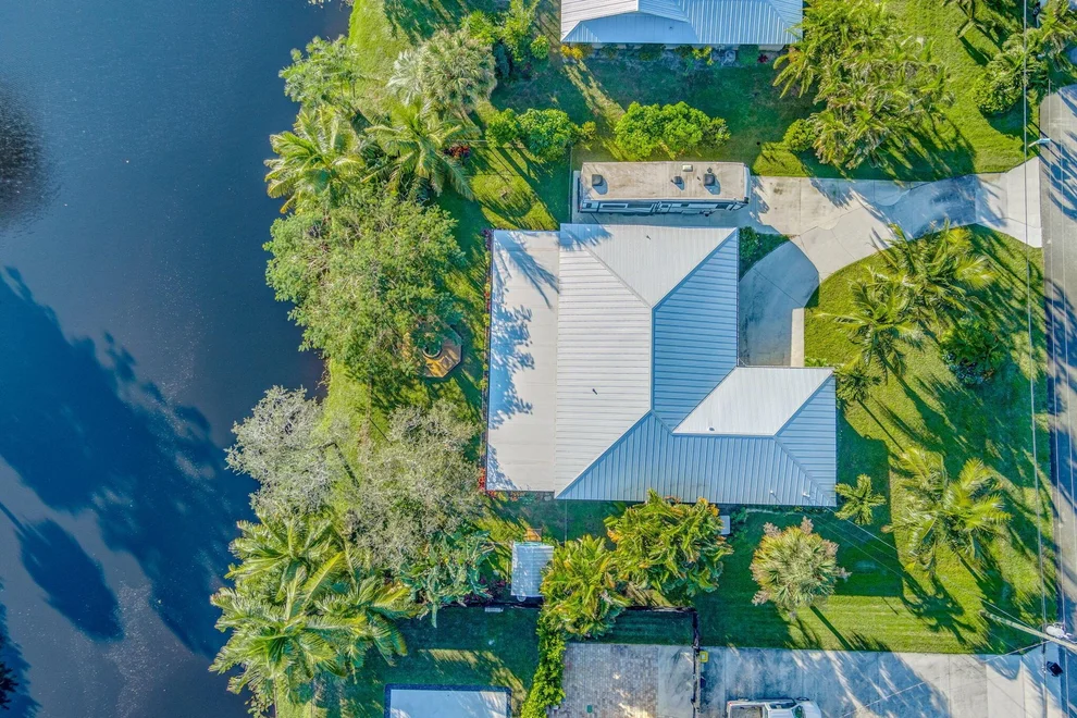 Unit for sale at 8772 SE Duncan Street, Hobe Sound, FL 33455