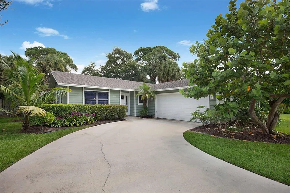 Unit for sale at 903 Elm Circle, Jupiter, FL 33458