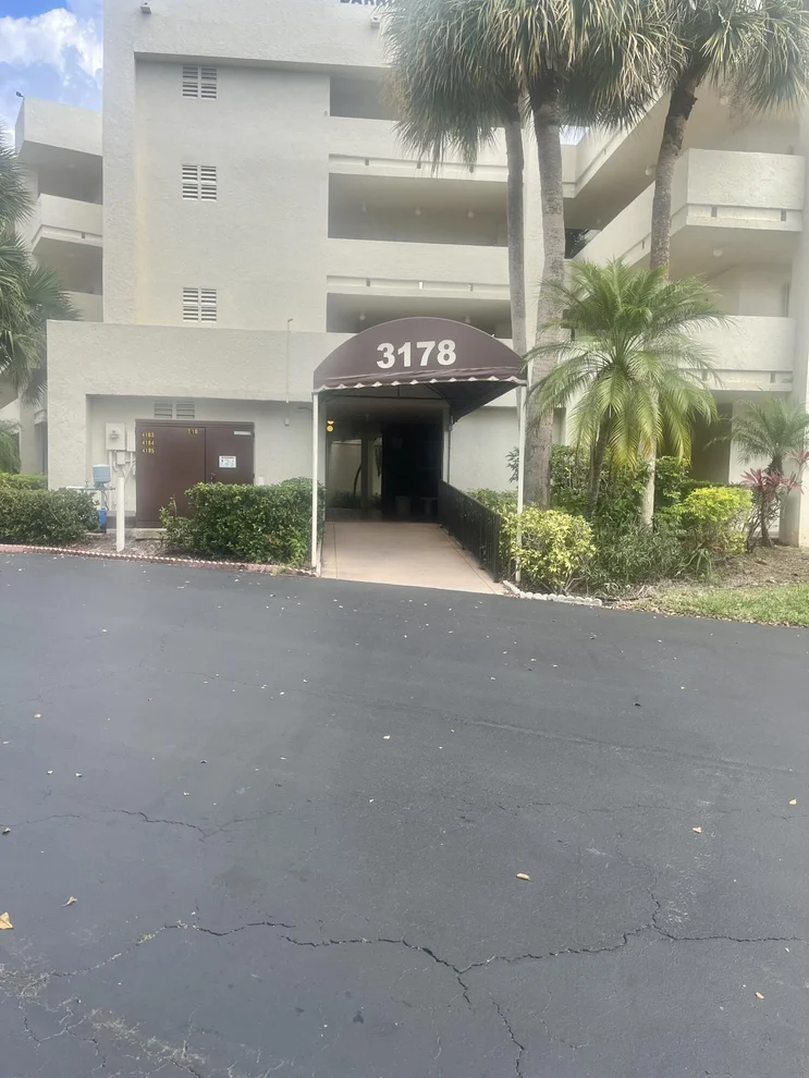 Unit for sale at 3178 Via Poinciana, Lake Worth, FL 33467