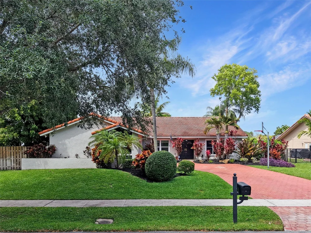 Unit for sale at 9761 NW 15th Street, Plantation, FL 33322