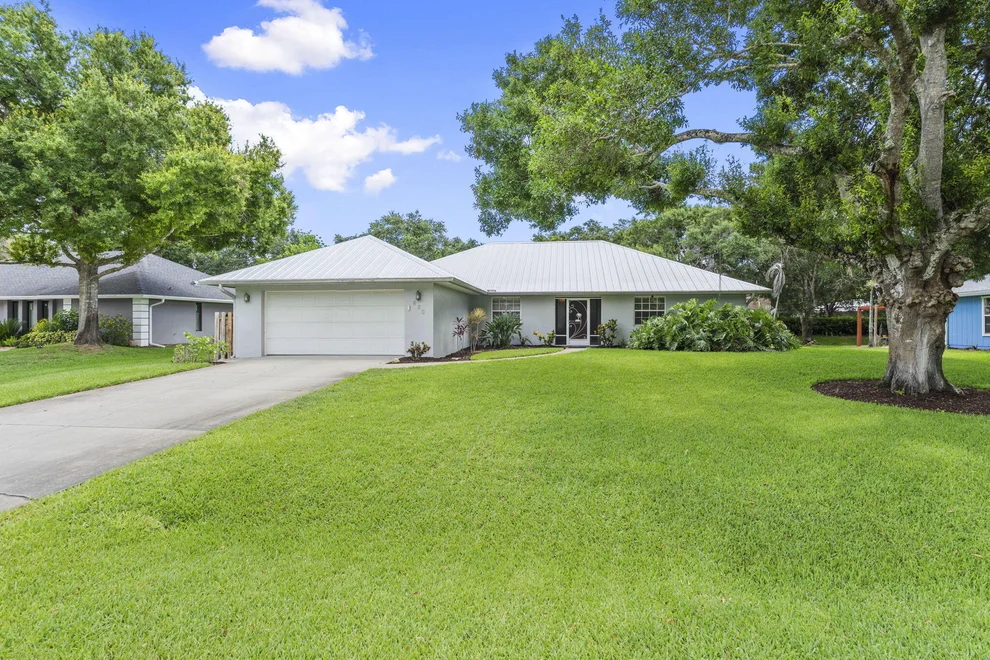 Unit for sale at 620 39th Court SW, Vero Beach, FL 32968