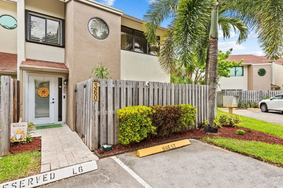 Unit for sale at 360 City View Drive, Fort Lauderdale, FL 33311
