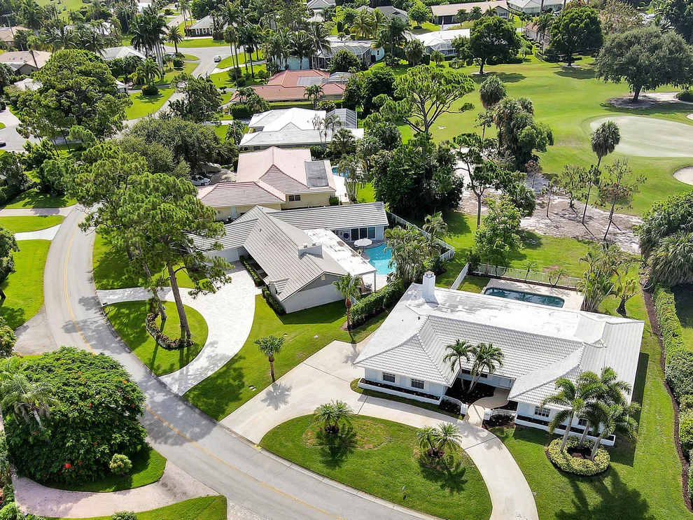 Unit for sale at 401 N Country Club Drive, Atlantis, FL 33462
