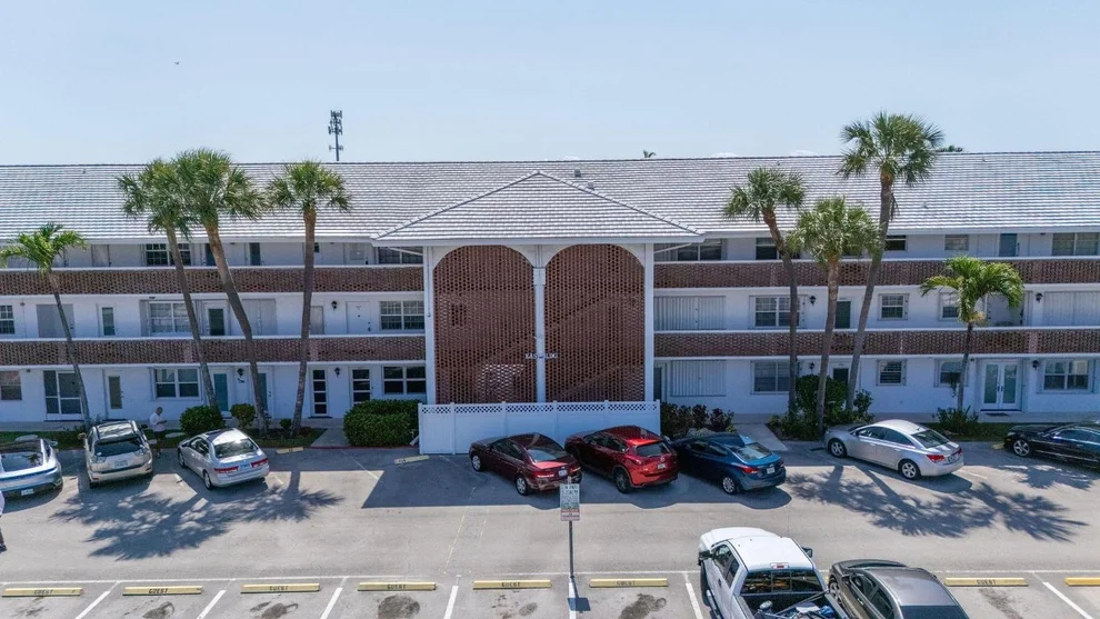 Unit for sale at 2050 NE 39th Street, Lighthouse Point, FL 33064