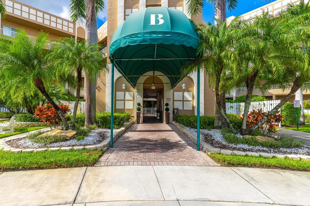 Unit for sale at 7623 Southampton, Tamarac, FL 33321