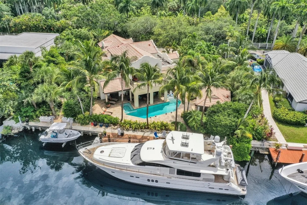 Unit for sale at 2321 SW 26th Avenue, Fort Lauderdale, FL 33312
